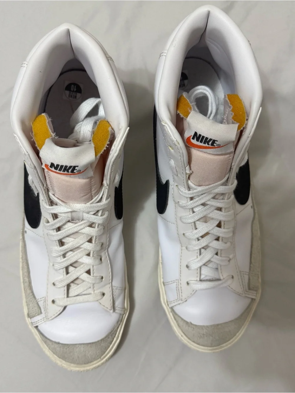 Mens US 10 -Nike Blazer Mid 77 Vintage White Black 2019 sneaker shoe